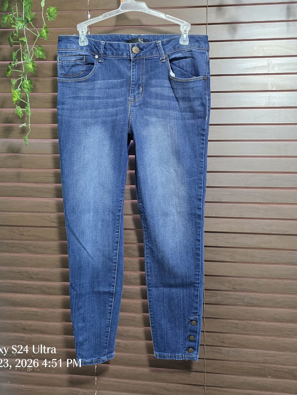 1822 Denim High Rise Mid Wash Tapered Skinny Leg Women's Jeans Size 12